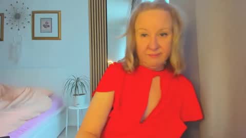 Nicole online show from 6, 2, 2025