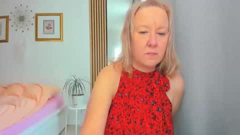 Nicole online show from 9, 2, 2025