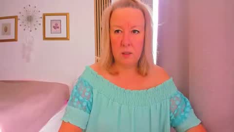 Nicole online show from 6, 3, 2025