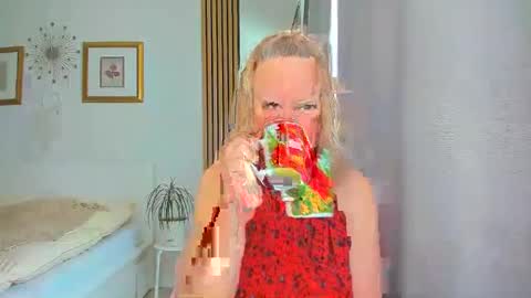 Nicole online show from 10, 3, 2025