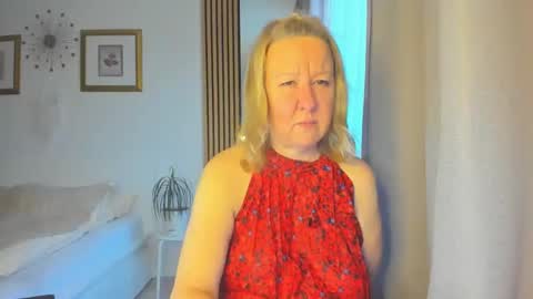 Nicole online show from 10, 3, 2025