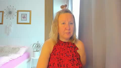 Nicole online show from 12, 3, 2025