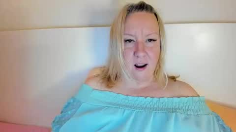 Nicole online show from 21, 11, 2025