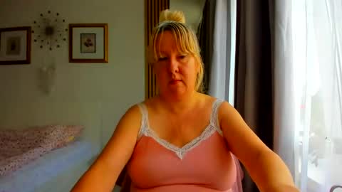 Snapshot of blonde_angel20 chatting on 9, 7, 2026 Nicole online show from 9, 7, 2026