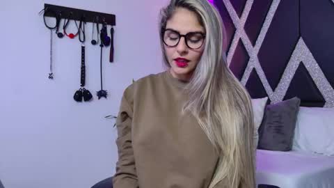 Snapshot of blonde_cat1515 chatting on 2, 2, 2026 alejandra online show from 2, 2, 2026
