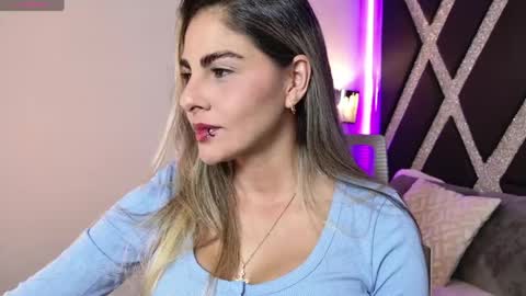 Snapshot of blonde_cat1515 chatting on 2, 5, 2026 alejandra online show from 2, 5, 2026