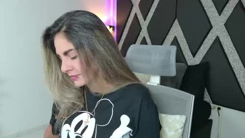 Snapshot of blonde_cat1515 chatting on 8, 7, 2026 alejandra online show from 8, 7, 2026