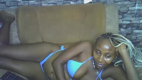 Snapshot of blonde_creamy chatting on 20, 3, 2026 blonde_creamy online show from 20, 3, 2026