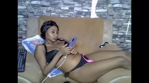 Snapshot of blonde_creamy chatting on 21, 4, 2026 blonde_creamy online show from 21, 4, 2026