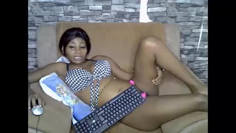 Snapshot of blonde_creamy chatting on 27, 4, 2026 blonde_creamy online show from 27, 4, 2026