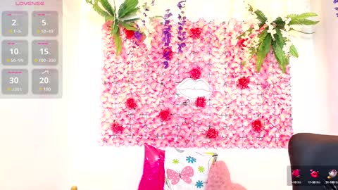 Snapshot of blonde_squirt_ chatting on 11, 1, 2025 blonde_squirt_ online show from 11, 1, 2025