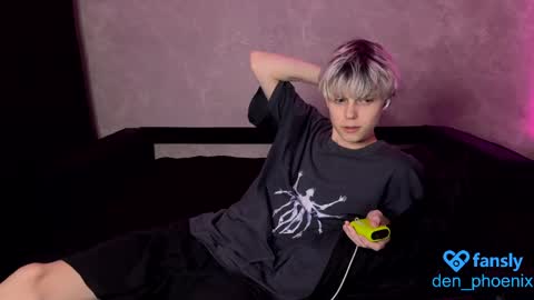 Snapshot of blonde_storm chatting on 17, 4, 2026 Kieran and Den online show from 17, 4, 2026