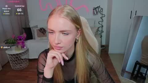 Snapshot of blonde_vibe chatting on 6, 5, 2026 Nessa online show from 6, 5, 2026