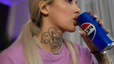 Snapshot of blondie_muller chatting on 18, 3, 2026 blondie_muller online show from 18, 3, 2026