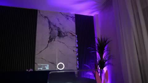 Snapshot of blondie_muller chatting on 5, 4, 2026 blondie_muller online show from 5, 4, 2026