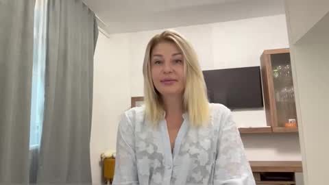 blondie_xoxoxo online show from 1, 10, 2025