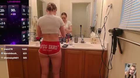 Snapshot of blondiebubblebooty chatting on 5, 11, 2025 Bubbles online show from 5, 11, 2025