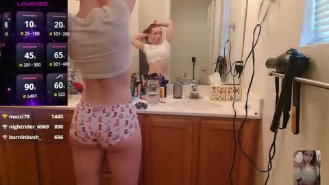 Snapshot of blondiebubblebooty chatting on 17, 11, 2025 Bubbles online show from 17, 11, 2025