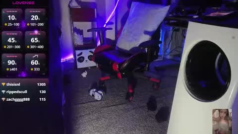 Snapshot of blondiebubblebooty chatting on 25, 11, 2025 Bubbles online show from 25, 11, 2025