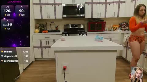 Snapshot of blondiebubblebooty chatting on 27, 11, 2025 Bubbles online show from 27, 11, 2025