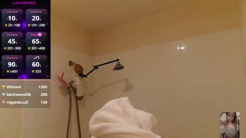 Snapshot of blondiebubblebooty chatting on 28, 11, 2025 Bubbles online show from 28, 11, 2025