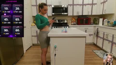 Snapshot of blondiebubblebooty chatting on 15, 12, 2025 Bubbles online show from 15, 12, 2025