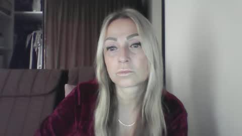 Snapshot of blondkitti chatting on 11, 9, 2025 Iren online show from 11, 9, 2025