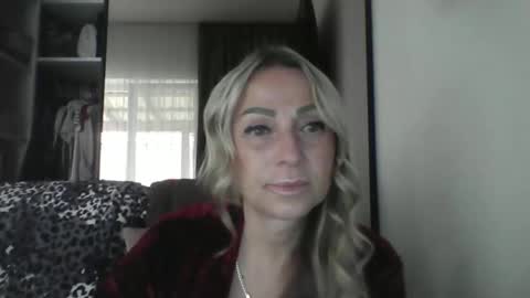 Snapshot of blondkitti chatting on 13, 9, 2025 Iren online show from 13, 9, 2025