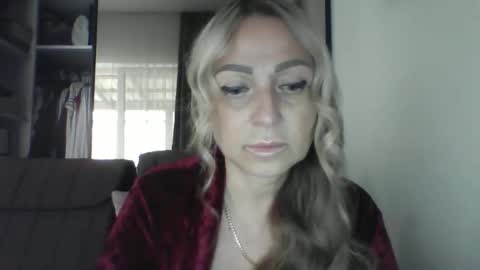 Snapshot of blondkitti chatting on 15, 9, 2025 Iren online show from 15, 9, 2025