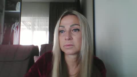 Snapshot of blondkitti chatting on 17, 9, 2025 Iren online show from 17, 9, 2025