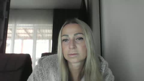 Snapshot of blondkitti chatting on 29, 9, 2025 Iren online show from 29, 9, 2025