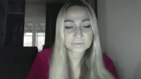 Snapshot of blondkitti chatting on 11, 10, 2025 Iren online show from 11, 10, 2025