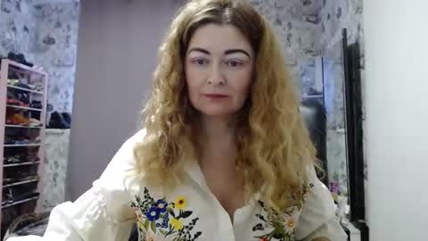 Snapshot of blondmilfs chatting on 19, 1, 2025 BlondMILfs online show from 19, 1, 2025