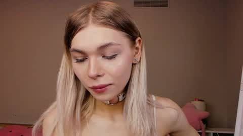 Snapshot of blondy_fina chatting on 3, 5, 2026 blondy_fina online show from 3, 5, 2026