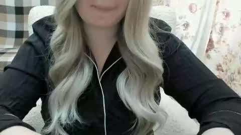 blondymargaret online show from 1, 3, 2025