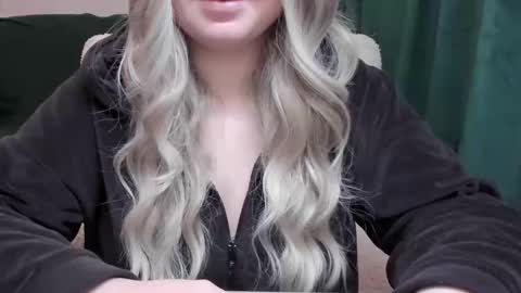 blondymargaret online show from 17, 12, 2025