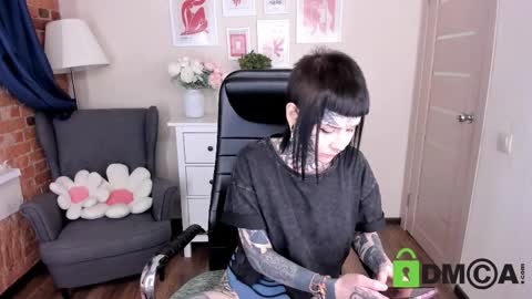 Snapshot of blood__mary chatting on 8, 4, 2026 Mary online show from 8, 4, 2026