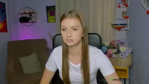 Snapshot of bloom_night chatting on 6, 7, 2026 Bloom online show from 6, 7, 2026