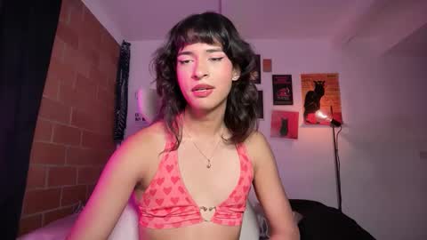 Bella Bloom ts online show from 26, 3, 2026