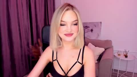 Snapshot of bloomingheart chatting on 25, 2, 2025 Sophia online show from 25, 2, 2025