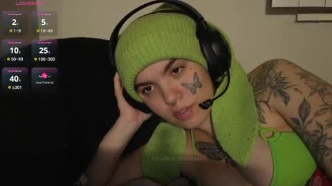 Snapshot of bluedweeb chatting on 17, 11, 2025 Blue online show from 17, 11, 2025