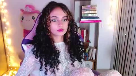 Snapshot of bluee_v chatting on 18, 2, 2026 Im Abril .. Nice to meet you thumb up me please its important INDEPENDENT MODEL online show from 18, 2, 2026