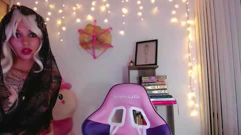 Snapshot of bluee_v chatting on 4, 3, 2026 Im Abril .. Nice to meet you thumb up me please its important INDEPENDENT MODEL online show from 4, 3, 2026