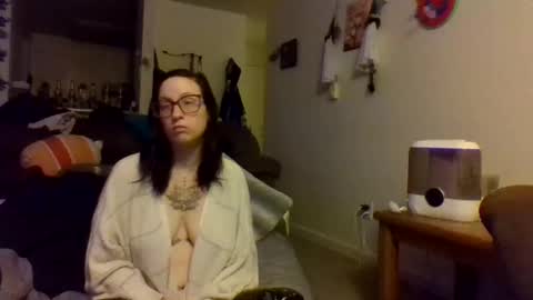 Blueeyedbeauty online show from 8, 11, 2025