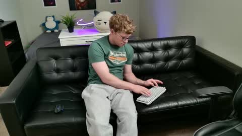 Snapshot of blueeyedtallguy chatting on 18, 1, 2026 blueeyedtallguy online show from 18, 1, 2026