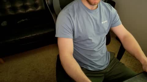 Snapshot of blueeyedtallguy chatting on 2, 2, 2026 blueeyedtallguy online show from 2, 2, 2026