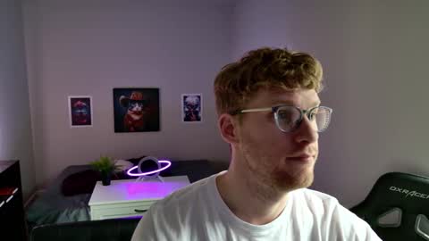 Snapshot of blueeyedtallguy chatting on 18, 2, 2026 blueeyedtallguy online show from 18, 2, 2026
