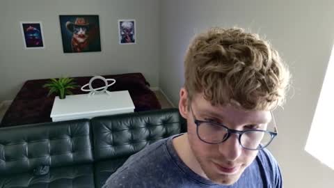 Snapshot of blueeyedtallguy chatting on 16, 3, 2026 blueeyedtallguy online show from 16, 3, 2026