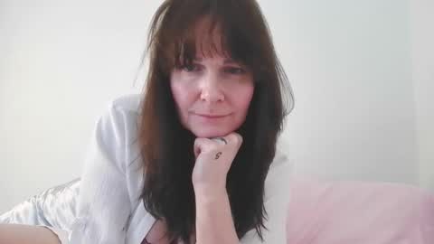 Snapshot of blueeyes40ddds chatting on 1, 4, 2026 BlueEyes40DDDs online show from 1, 4, 2026