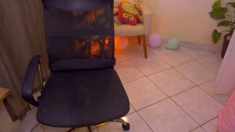 Snapshot of blueflora chatting on 1, 5, 2026 FLORAA online show from 1, 5, 2026